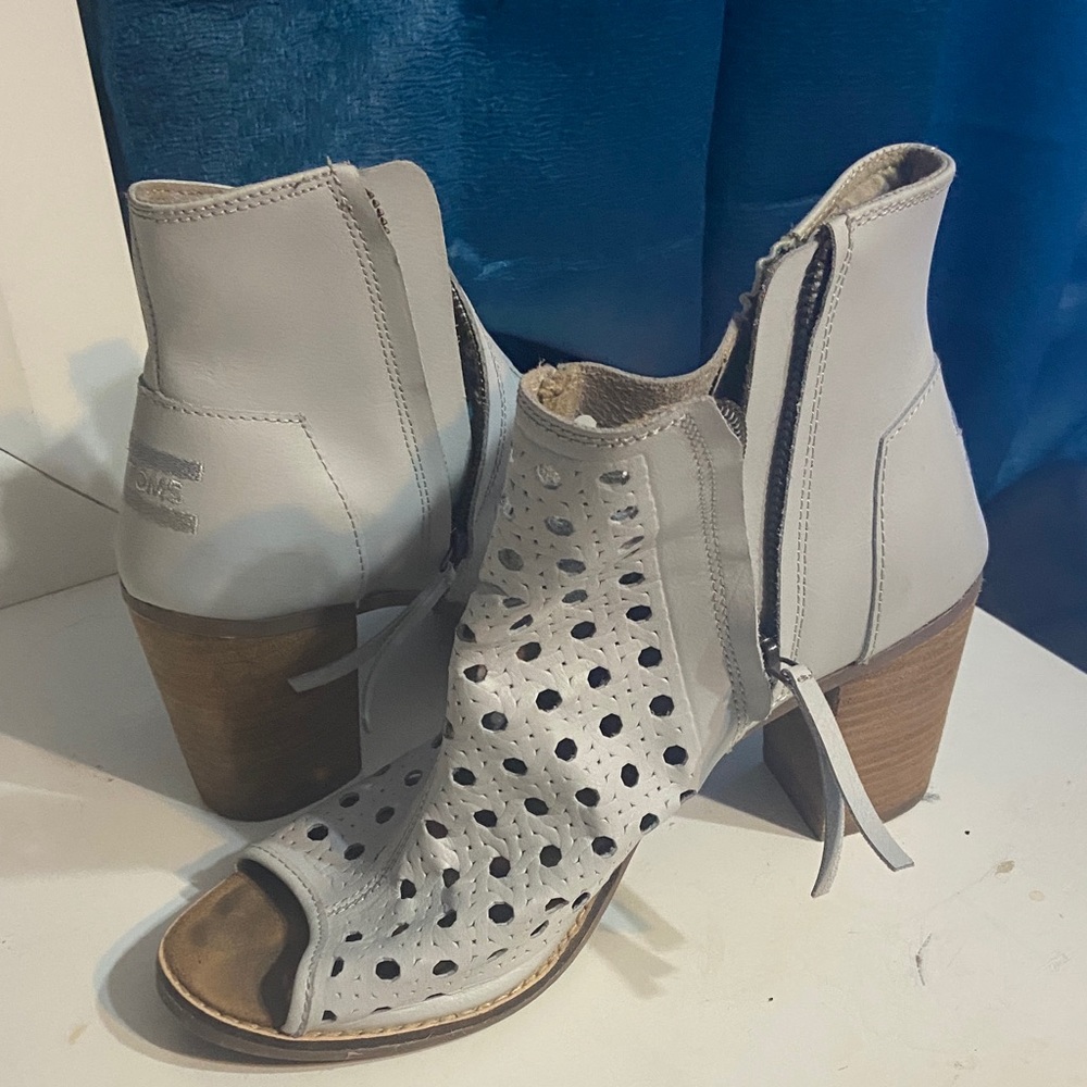 TOMS Stylish Gray Peep-Toe Ankle Boots